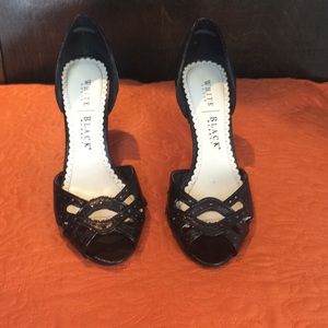 White House Black Market/black 3 inch heals